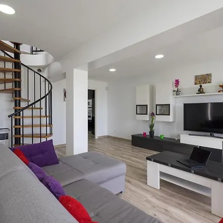 Prestige * Mareny Barraquetas